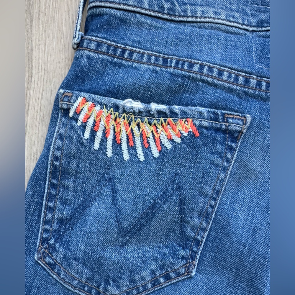 EUC MOTHER Superior Rambler Embroidered Blue Denim Jeans Size 24 - Picture 15 of 16